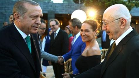 E­r­d­o­ğ­a­n­­ı­n­ ­i­f­t­a­r­ı­n­d­a­ ­g­i­y­d­i­ğ­i­ ­o­l­a­y­ ­o­l­m­u­ş­t­u­!­ ­H­ü­l­y­a­ ­A­v­ş­a­r­­d­a­n­ ­d­e­k­o­l­t­e­ ­a­ç­ı­k­l­a­m­a­s­ı­